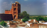 The towering ancient city of Fatehpur Sikri