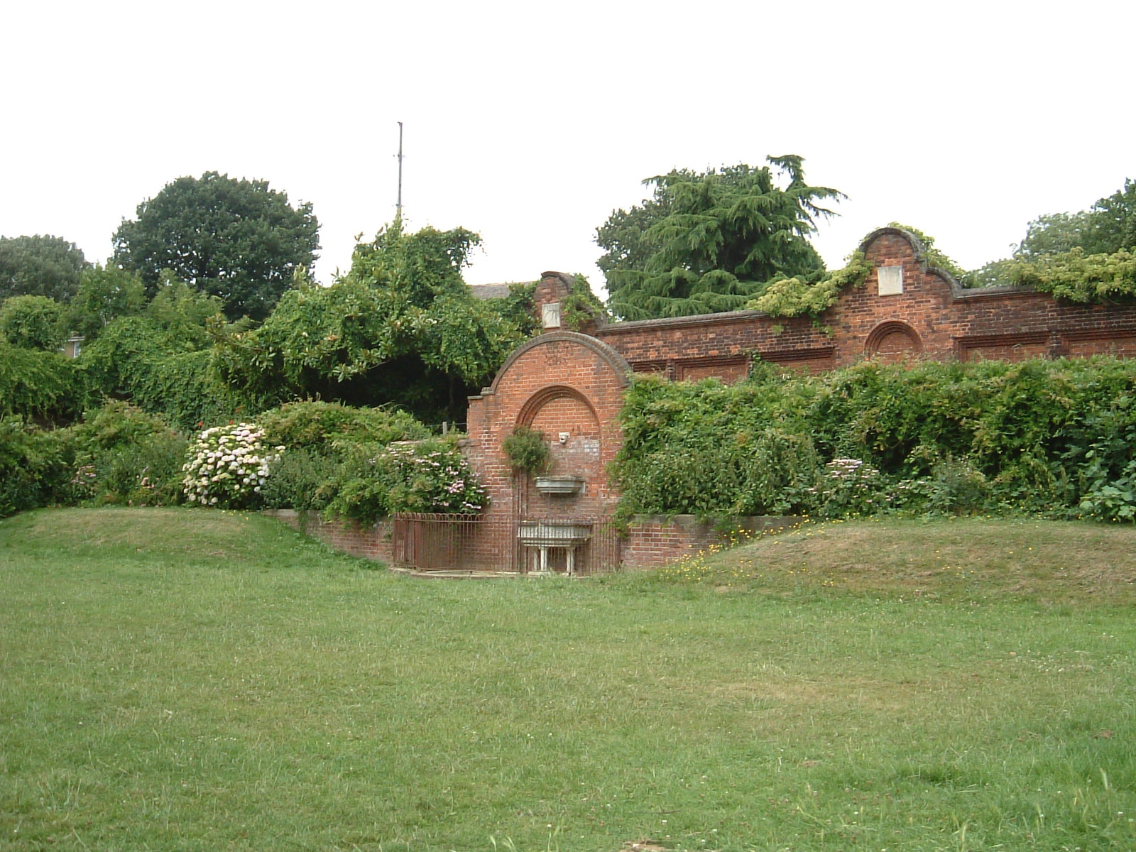 The ornamental gardens of Jackwood