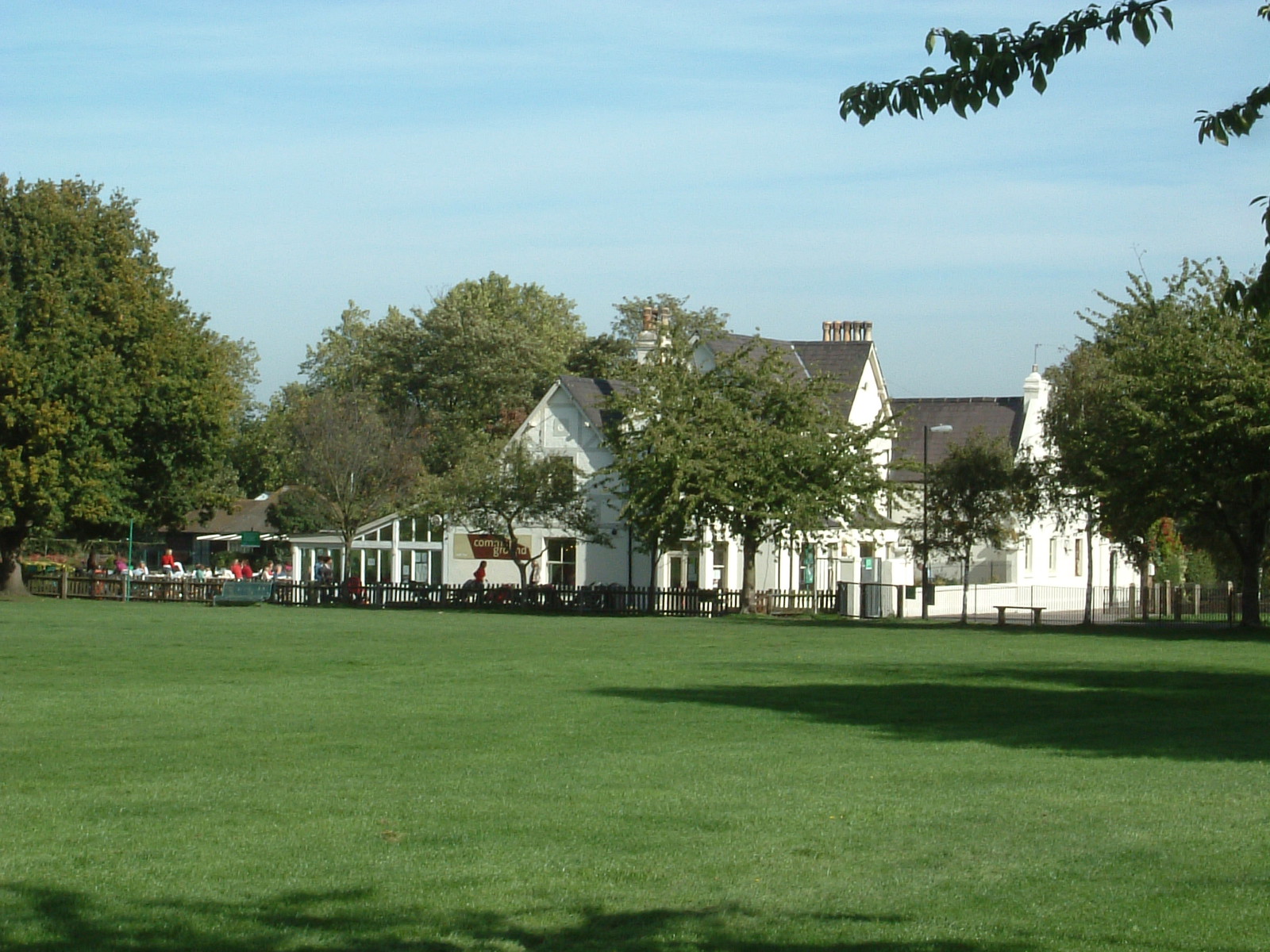 Neal's Farmhouse (now council offices) in Wandsworth Common