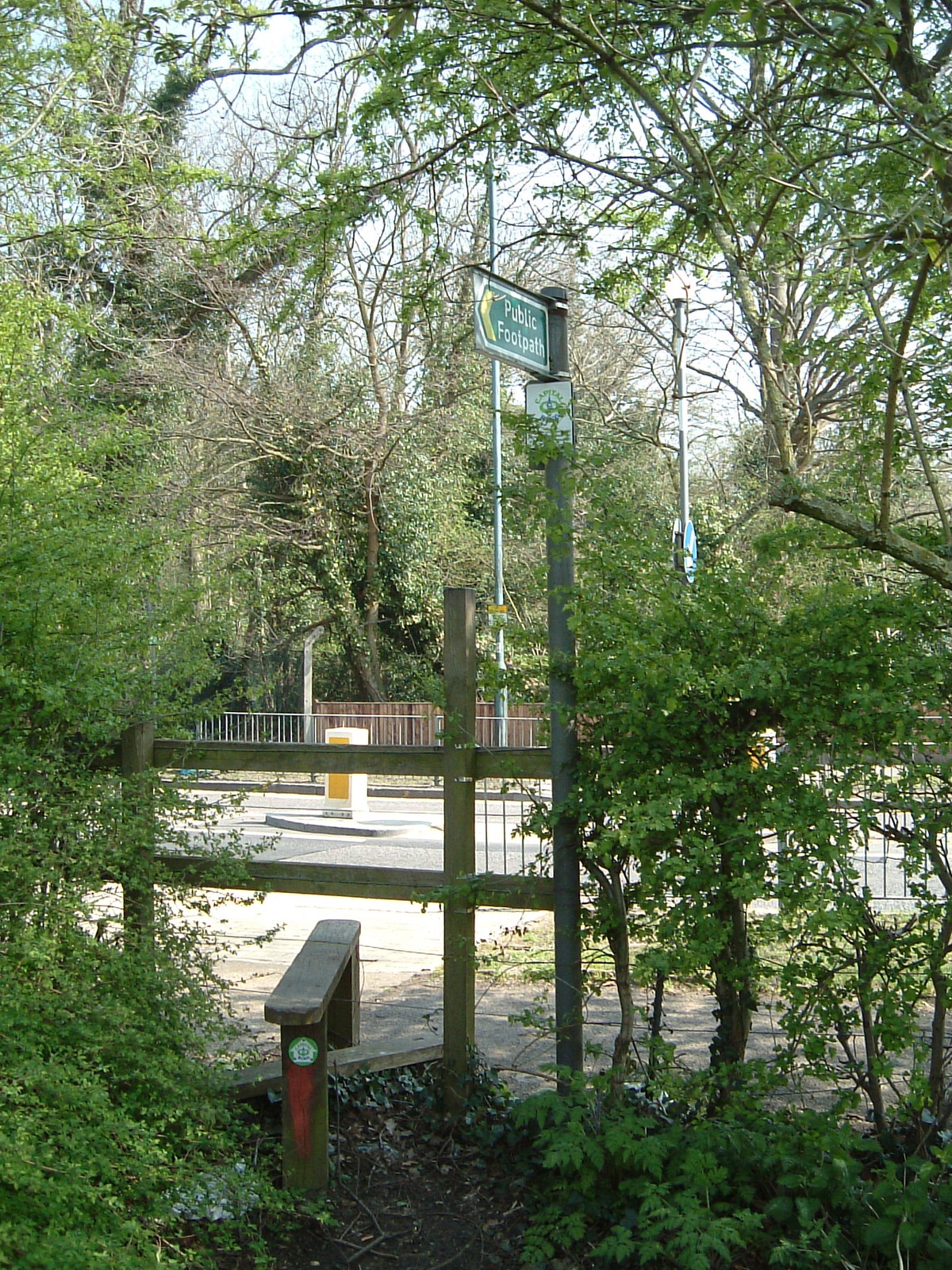 The only stile on the Capital Ring, onto the A404