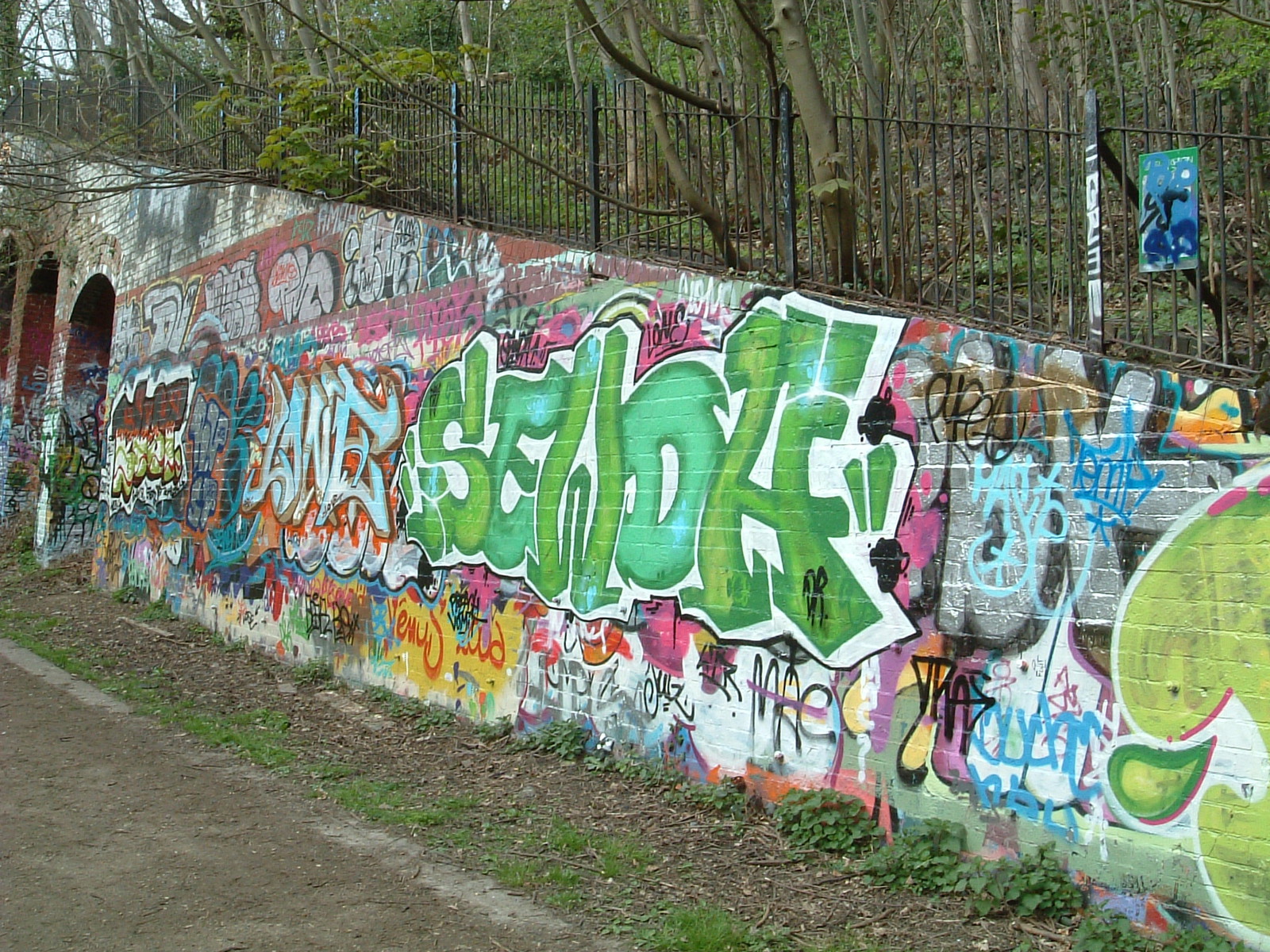 Grafitti along Parkway Walk