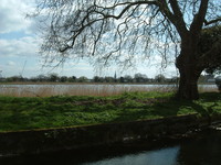 The New River Path alongside the West Reservoir