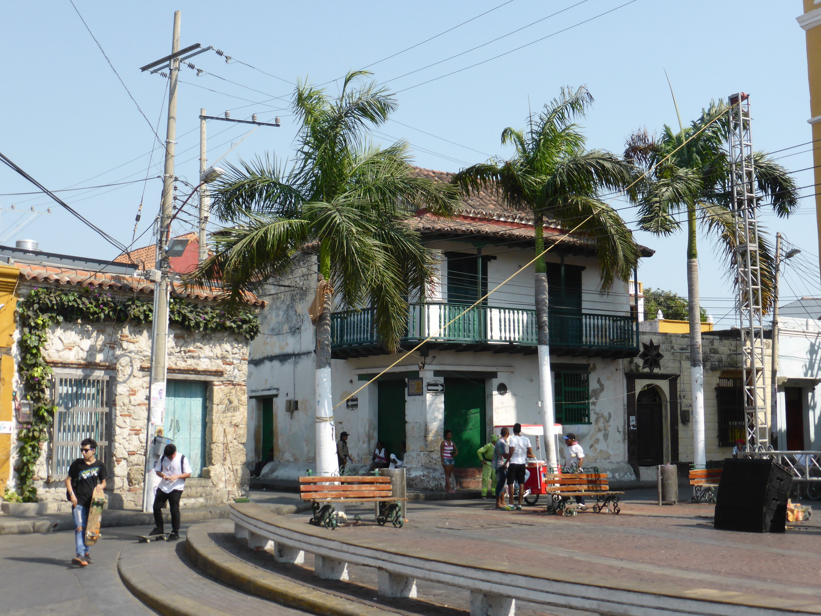 The square in front of Iglesia de Santísima Trinidad in Getsemaní