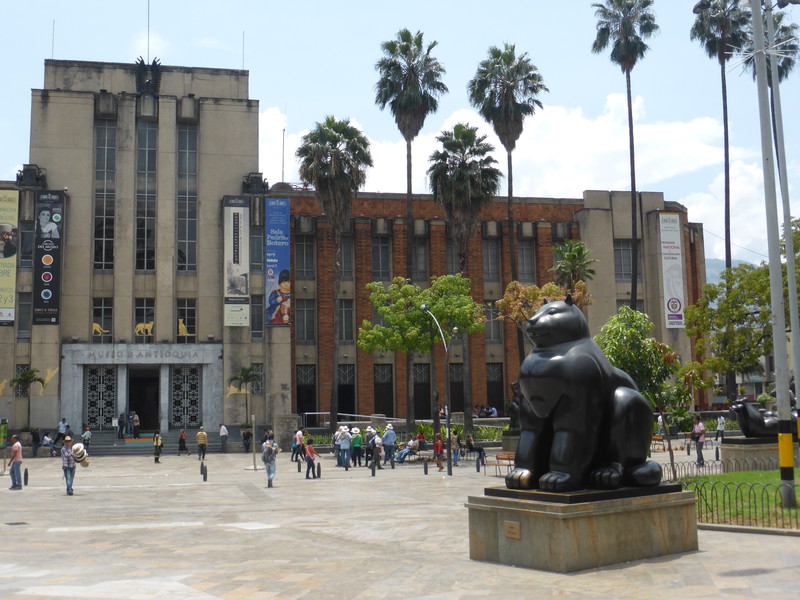 Plazoleta de las Esculturas, with the Museo de Antioquia in the background