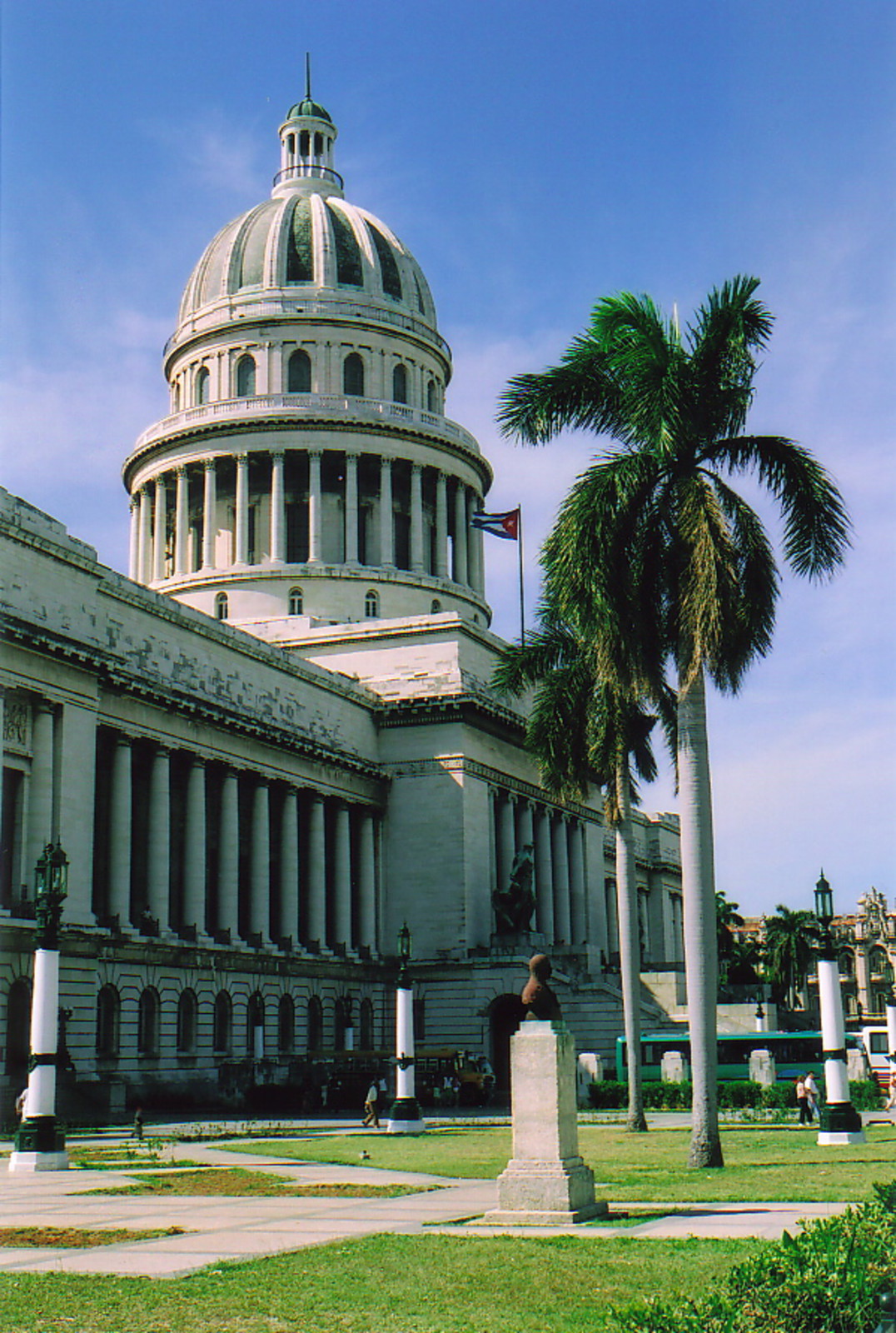 The Capitolio, Havana