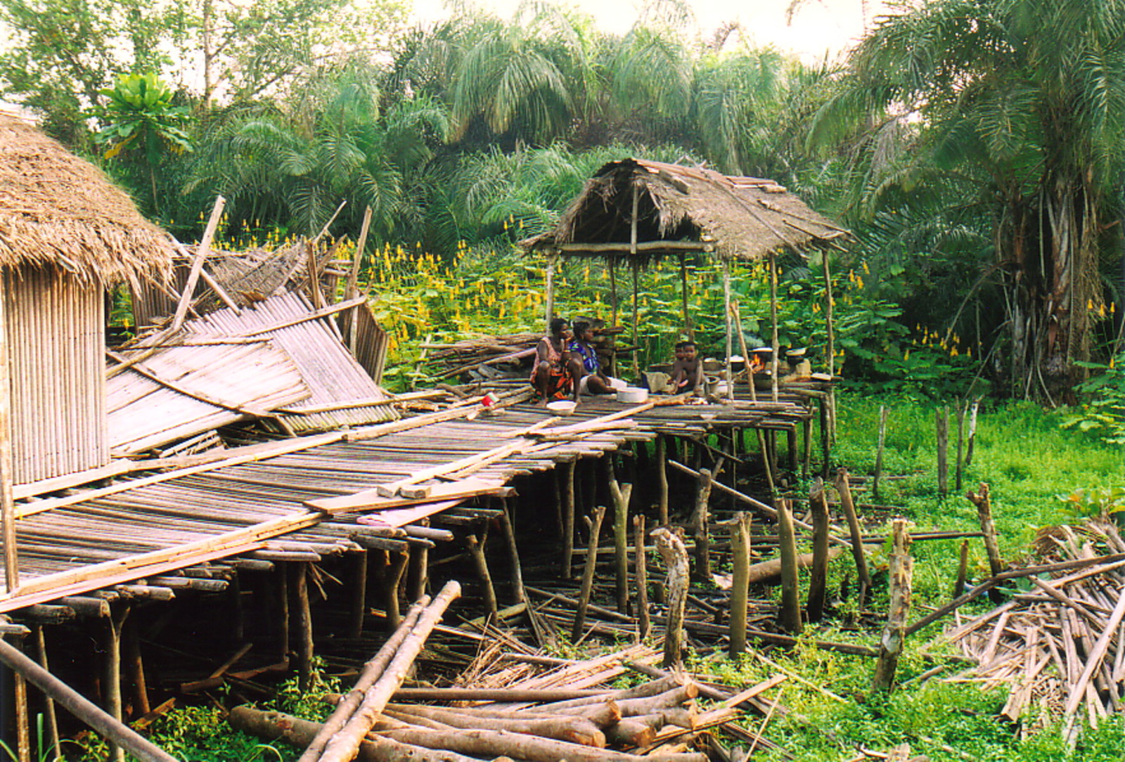 An outdoors kitchen in Nzulezo