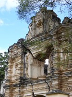 The cracks in the Templo de Santa Rosa de Lima tell the story of Antigua's earthquakes