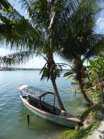 A boat on the lake shore in San Miguel
