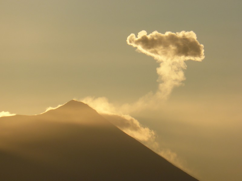 Volcán Fuego letting off a bit of steam