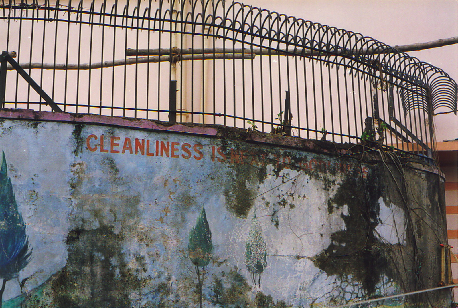 A dirty wall in Calcutta