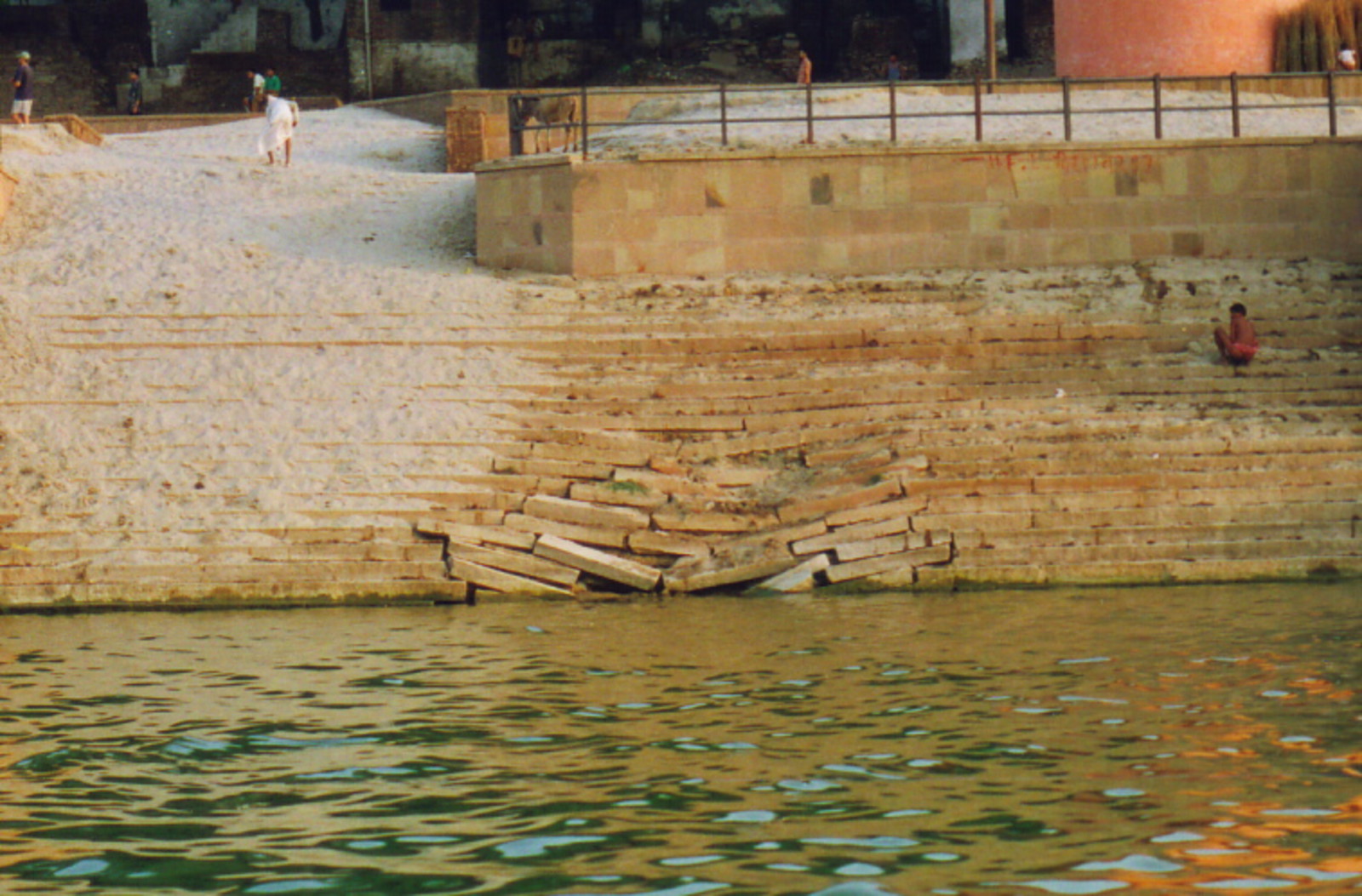 A collapsing ghat by the Ganges