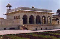A building inside Agra Fort