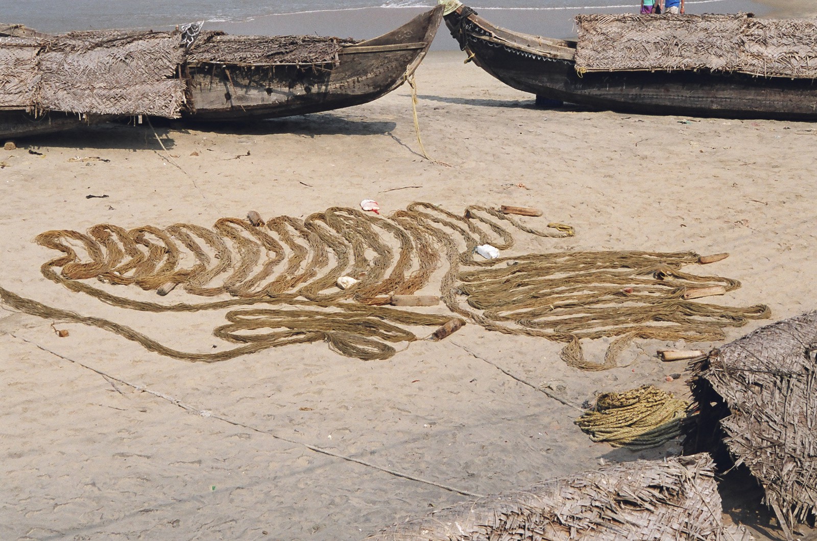 Coiled ropes on Hawah Beach