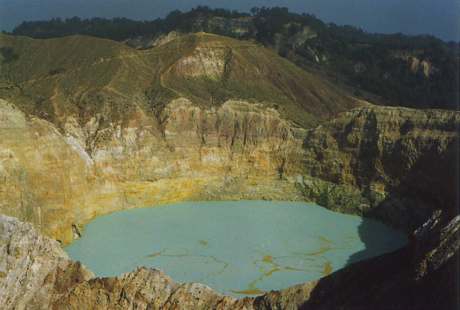 The blue lake at Keli Mutu