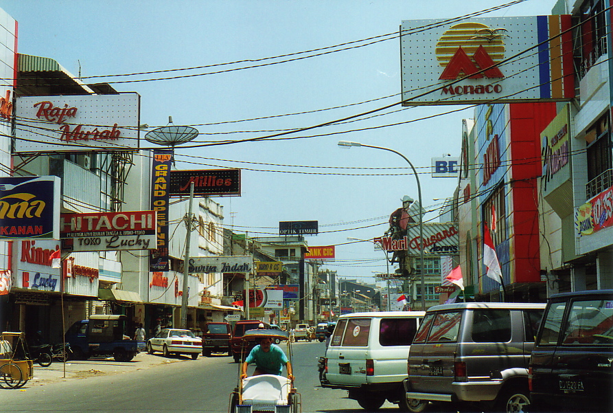 A busy road in Ujung Pandang - A Picture from Ujung Pandang, Indonesia