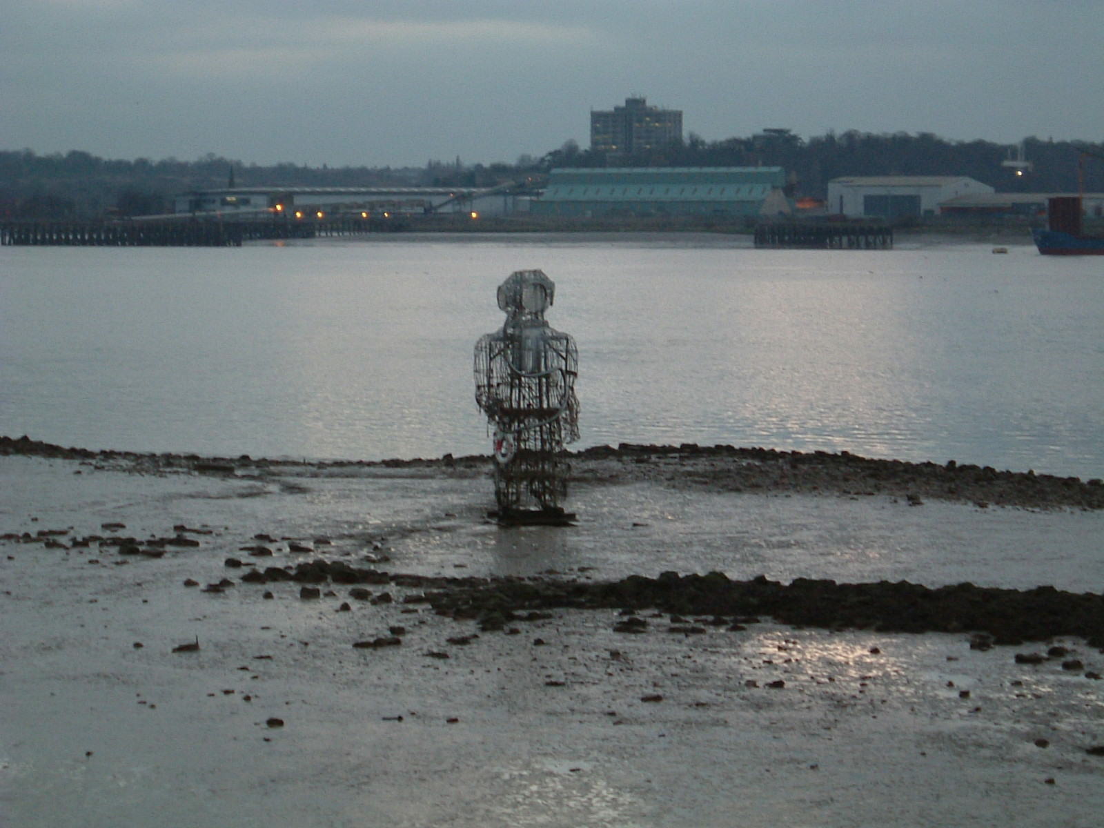 A sculpture by the River Thames at Coldharbour Point