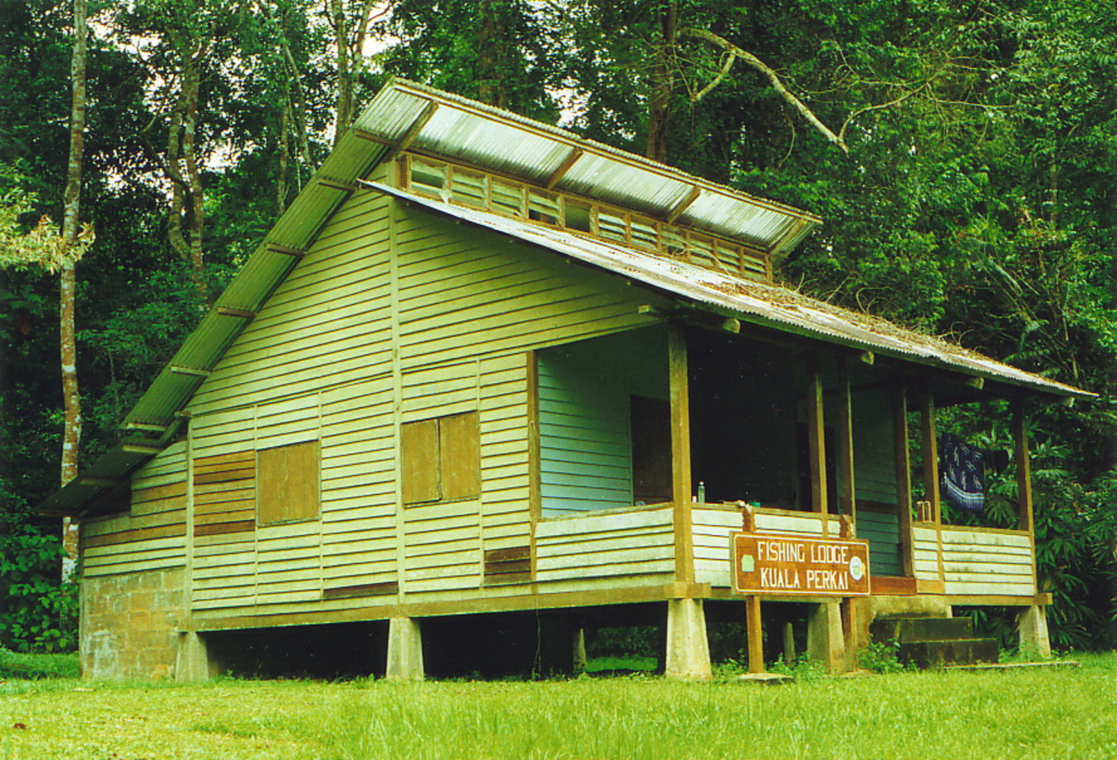 The fishing lodge at Kuala Perkai - A Picture from Taman Negara