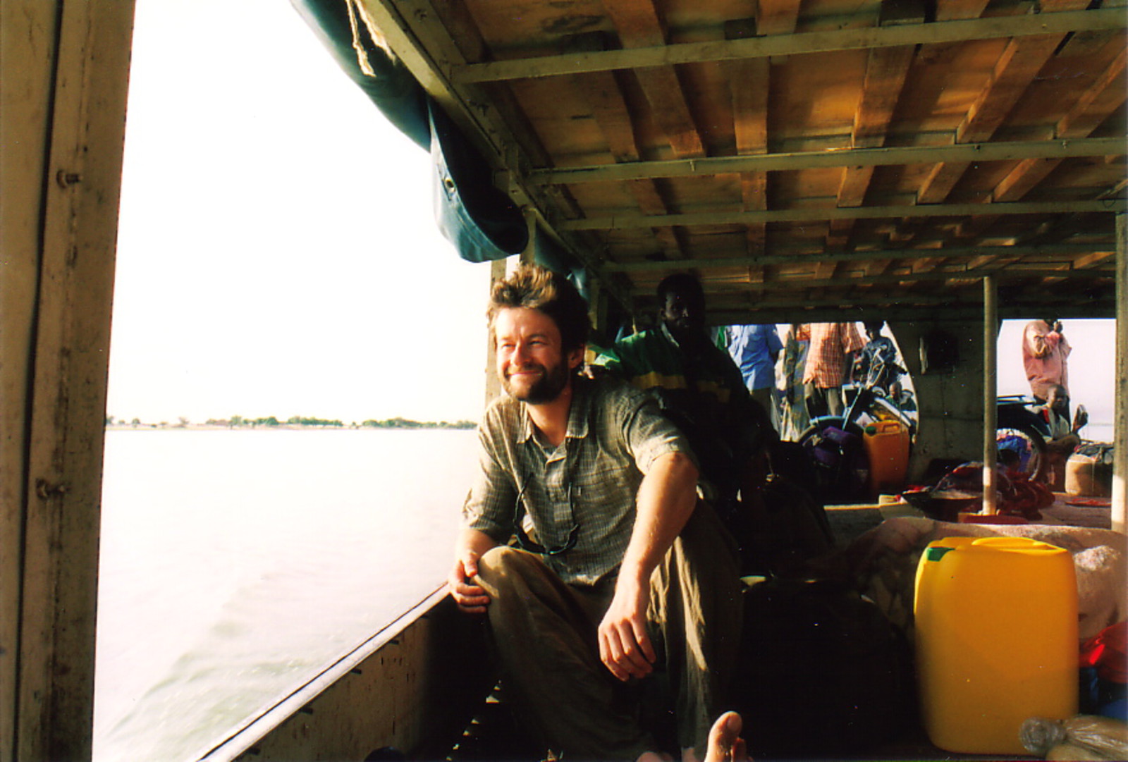 Mark staring out of the side of the Mopti-Timbuktu pinasse