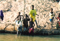 Children on the banks of the River Niger