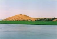 A large pink dune by the banks of the River Niger
