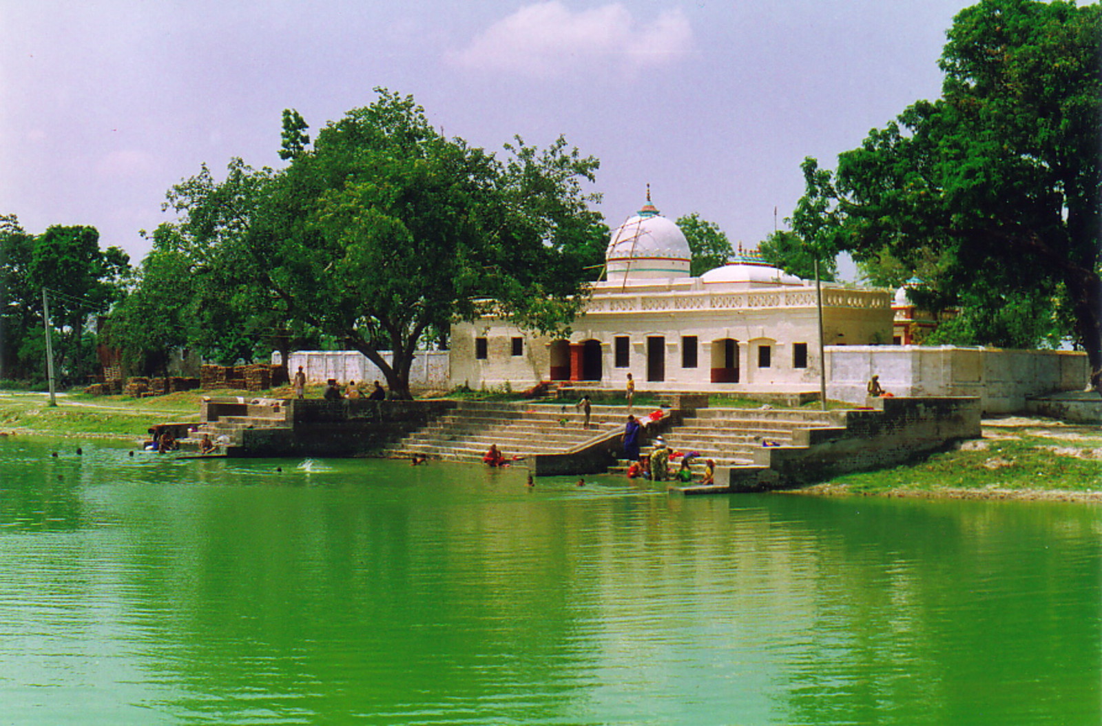 The ghats of Ratan Saga Kunda