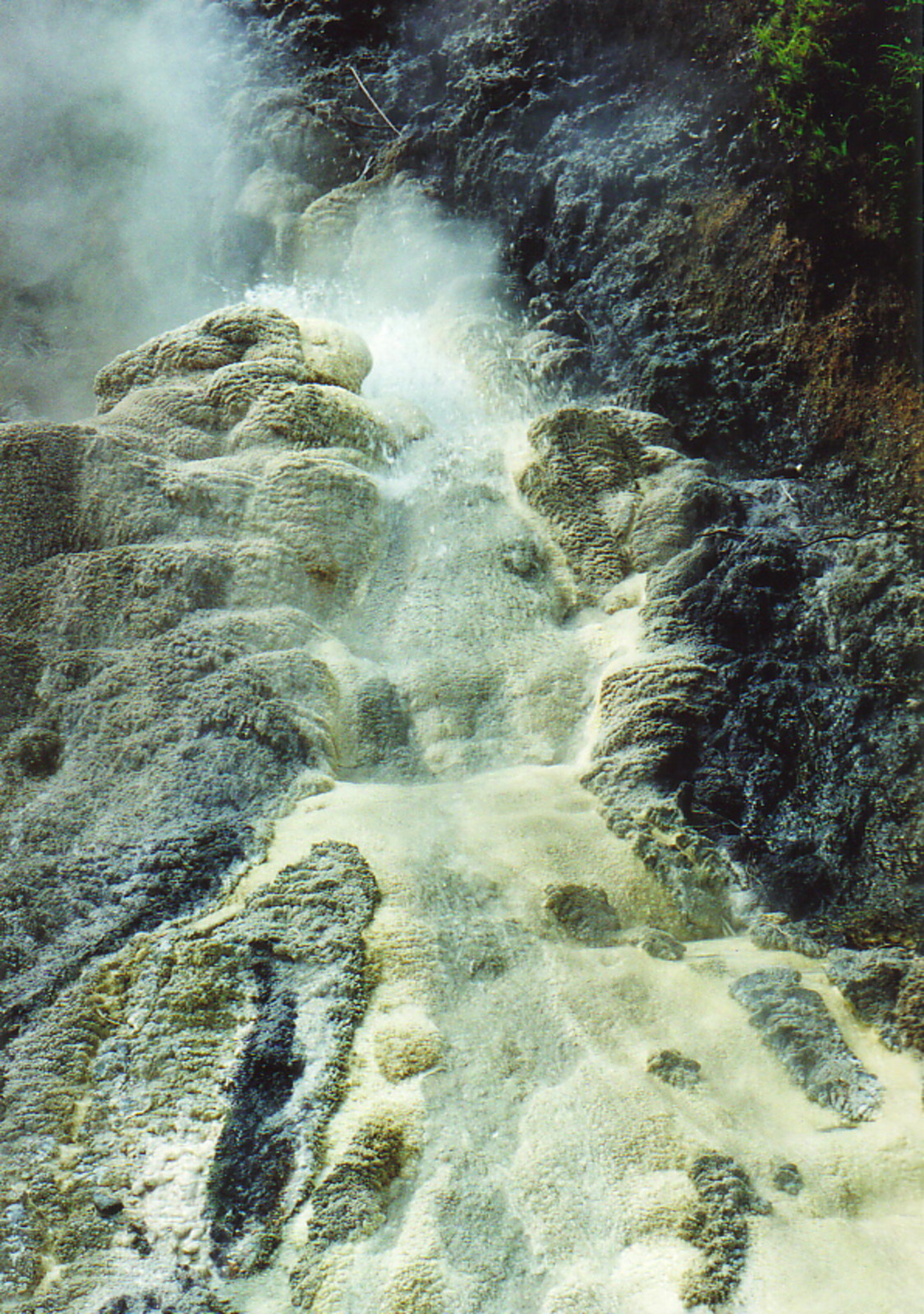 The Diamond Geyser at Orakei Korako