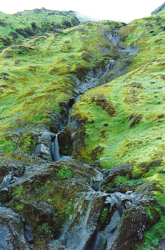 Lavaschluchten an der Seite des Mt. Taranaki
