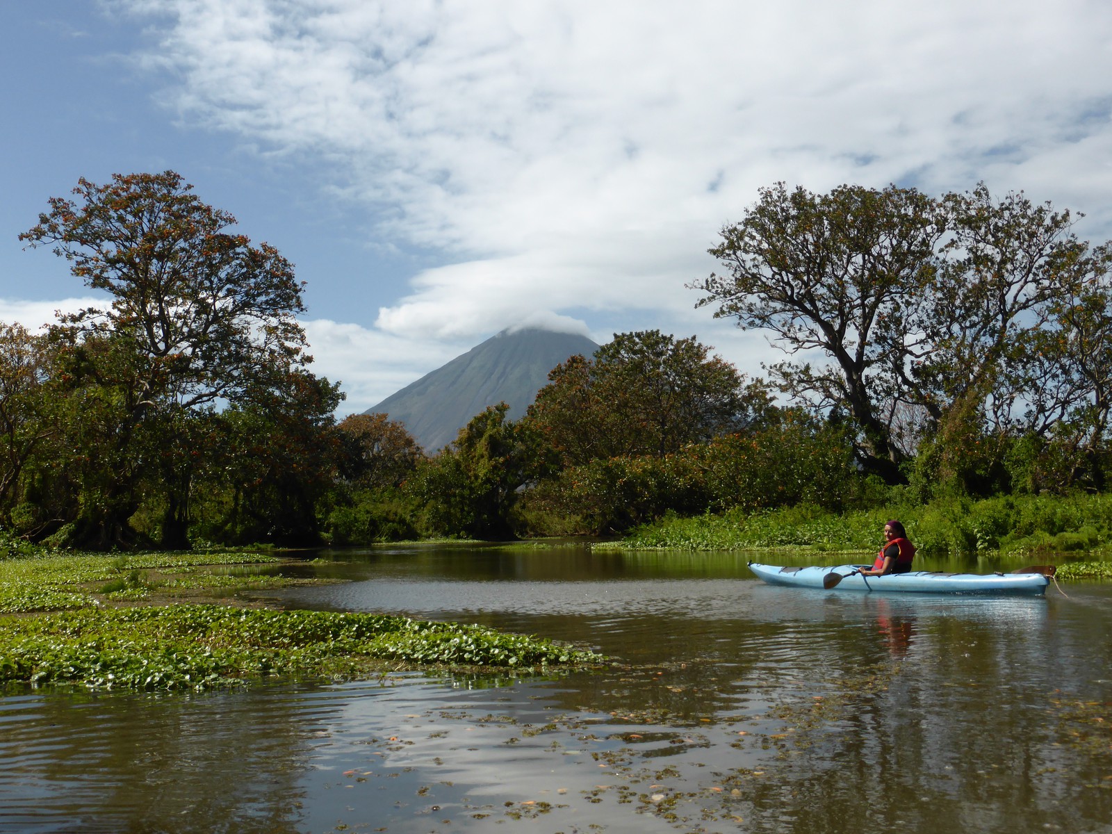 Peta paddling on the Rio Istiam