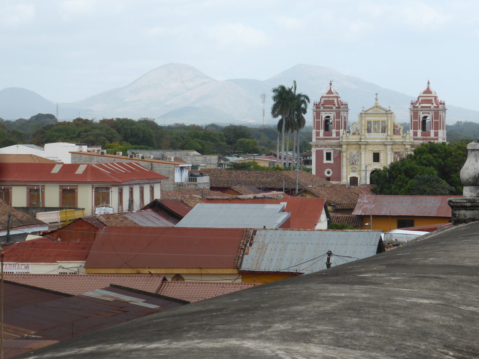 The view west from the cathedral roof towards Iglesia El Calvario