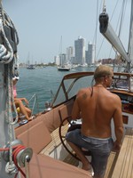 Jan and Holly guiding The Black Dragonfly into the harbour at Cartagena