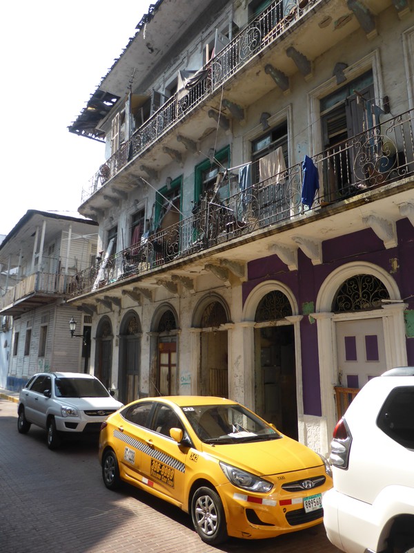 A taxi in Casco Viejo